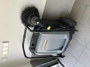 Kehrmaschine Kärcher Professionell KM 70 20 C Handgeführte Kehr-  Kehrsaugmaschinen Bild 3