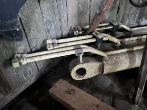 3 Stück Hydraulikzylinder NEU Länge Auge zu Auge ca 175cm Stückpreis 200EUR