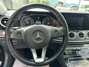 Mercedes E220 Automatik Bild 3