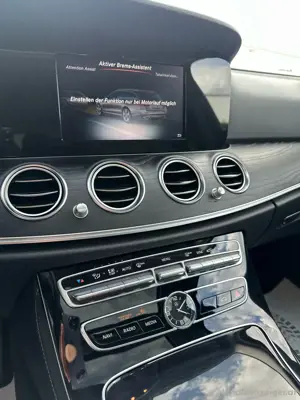 Mercedes E220 Automatik Bild 6