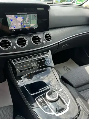 Mercedes E220 Automatik Bild 9