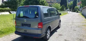 VW T5 Caravelle mit Camping-Ausrüstung und Original-VW-Tauschmotor Bild 2