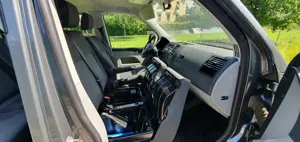 VW T5 Caravelle mit Camping-Ausrüstung und Original-VW-Tauschmotor Bild 5