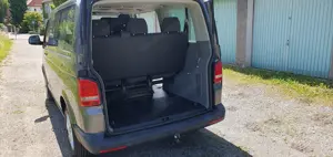 VW T5 Caravelle mit Camping-Ausrüstung und Original-VW-Tauschmotor Bild 3