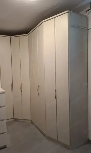 Falttüreneckschrank, Esche weiss mit Schubkasteneinsatz