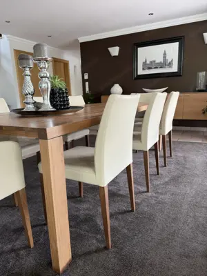 Design Essgruppe Tisch Eiche massiv 240cm x 105cm und 8 Echtleder Essstühle, neuwertig Bild 4