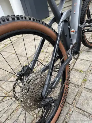 MTB Mountainbike Fahrrad Cube Stereo 140 HPC full Carbon Bild 4