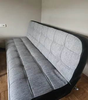 umklappbare Schlafcouch