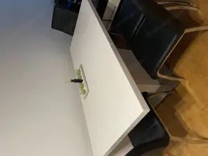 Hochglanz Esstisch mit 4 Stühlen  Bild 2