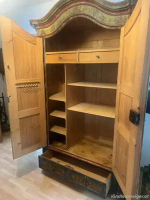Bauernschrank alt 