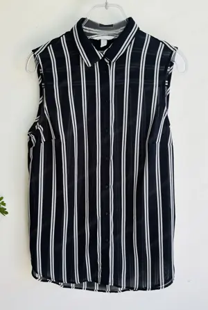 Gestreifte ärmellose Bluse von H&M