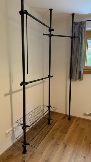 Kleiderstangen Deckenhoch & verstellbar Bild 2
