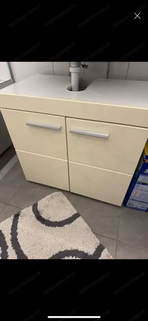 Untenschrank wie neu  Bild 2