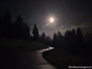Naturliebhaber (32) sucht Sie   für Nähe, Wandern & kleine Abenteuer