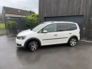 VW Touran Country 1,6 TDI DPF 7 Sitzer Kombi Bild 7