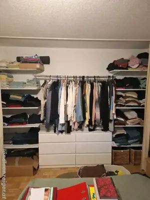 Kleiderschrank 