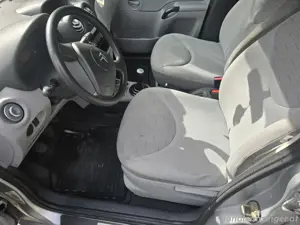 Citroen  C3 1,4  mit wenig km Bild 4