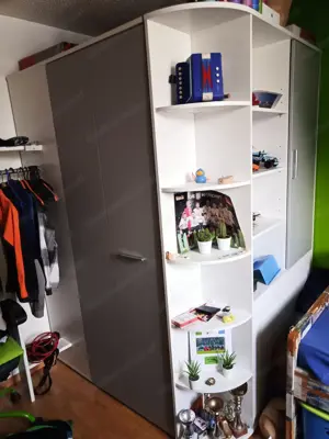 Begehbarer Kleiderschrank