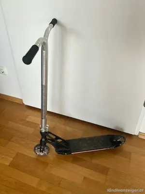 Marken Scooter Root & Striker Bild 3