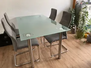 Esstisch mit 4 Stühlen Bild 2
