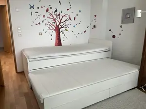Ikea Jugendbett mit Unterbett und Stauraum