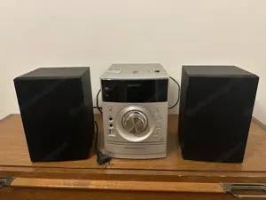 Sharp micro component system - Radio, CD-Player, USB-Anschluss, 2 Lautsprecherboxen