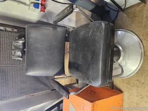 Frisörstuhl alt