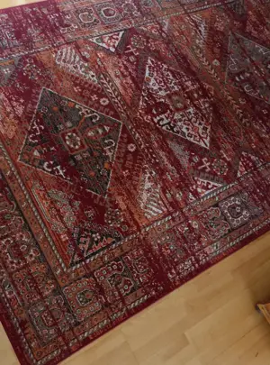 Roter Teppich 3oo 2oo cm um 100 Euro 