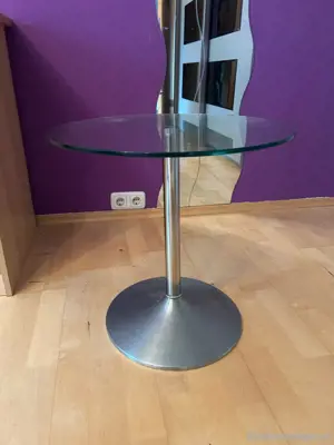 kleiner Glastisch