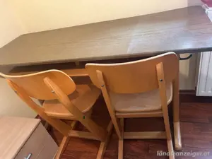 Schulschreibtisch