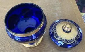 Glasschale blau gold Blumendekor mit Deckel Vintage Bild 4