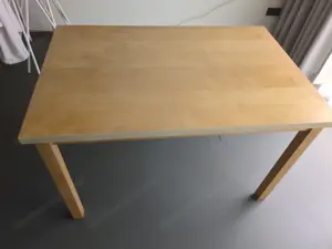 Tisch gepflegt zu verschenken