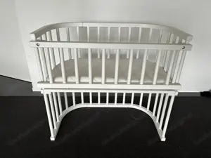 Original Babybay Beistellbett inkl Matratze, 2 Leintücher und Kopfschutz 