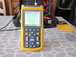 Fluke 123 Scopemeter + Zubehör + Hartschalenkoffer Bild 6