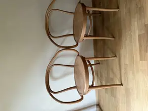 Holzstühle Bild 2