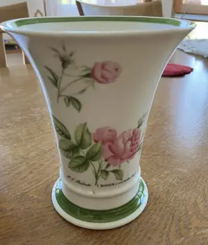 Vase Hutschenreuther mit Rosendekor Vintage