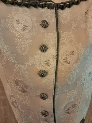 Dirndl 32-34 mit Knöpfen Bild 3