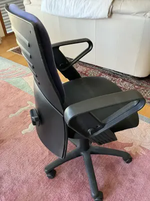 Bürostuhl mit Armlehnen schwarz blau für Teppichboden Bild 3