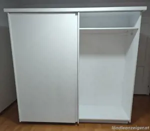 Kleiderschrank Bild 2