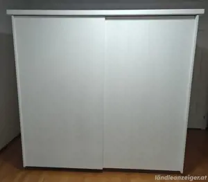 Kleiderschrank
