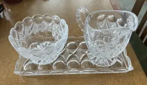 Kristallglasset Milch Zucker mit Platte Vintage