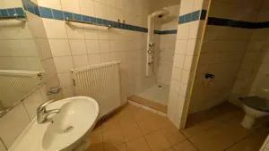 Studio, tatto,Lagerräume mit Küche, wc,Dusche, heizung Bild 9