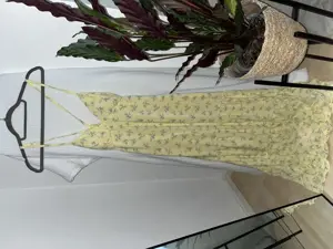 Neuwertiges langes Sommerkleid in gelb Gr S tall