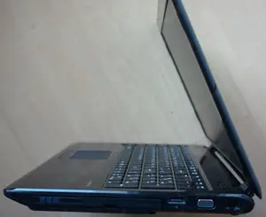 Medion Akoya E6313; 15,6 Zoll Laptop Bild 3