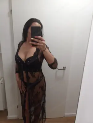 NURU Gel Body2Body Massage 