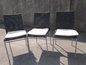4 Gartenstühle bezahlen - 6 mitnehmen 