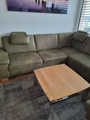 Ausziehbare Eckcouch mit elektrischer Ottomane Bild 3