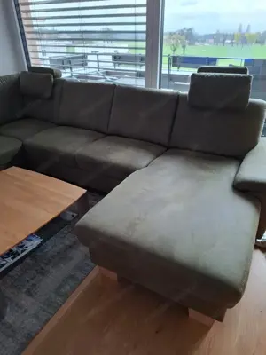 Ausziehbare Eckcouch mit elektrischer Ottomane Bild 4