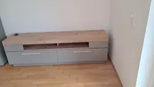 Neuwertige Möbel zu verkaufen.