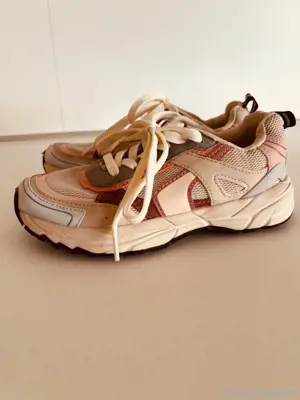 Sneaker von Zara Bild 2